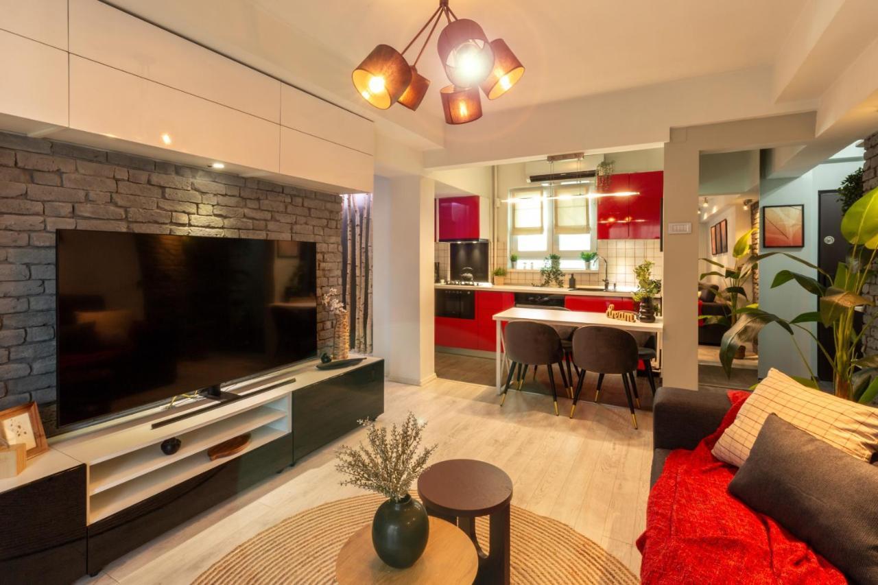 Modern 1Br Apt In The Old Town: The Perfect Choice Бухарест Екстер'єр фото