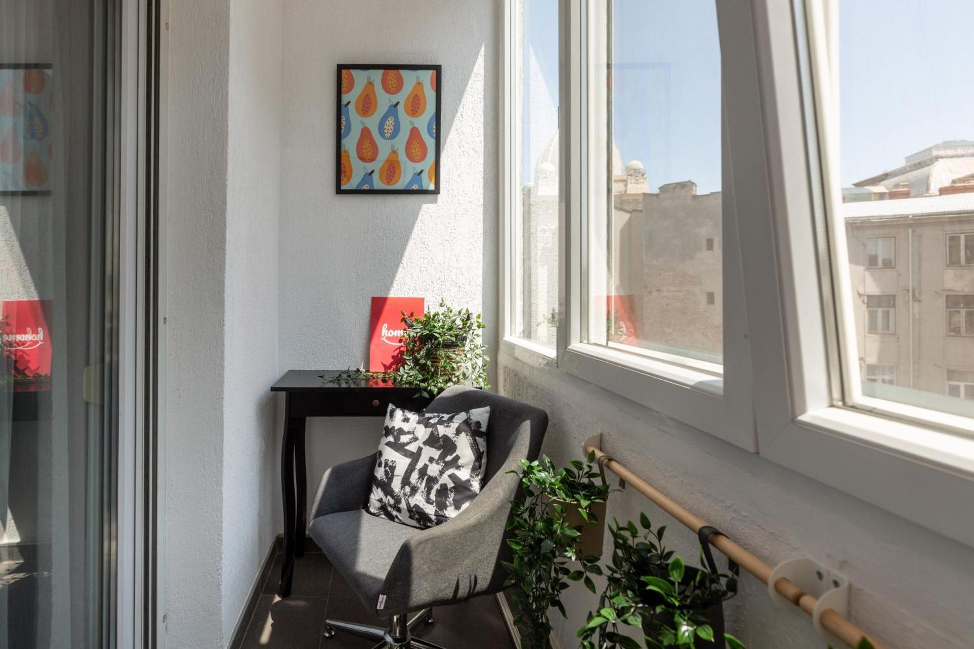 Modern 1Br Apt In The Old Town: The Perfect Choice Бухарест Екстер'єр фото