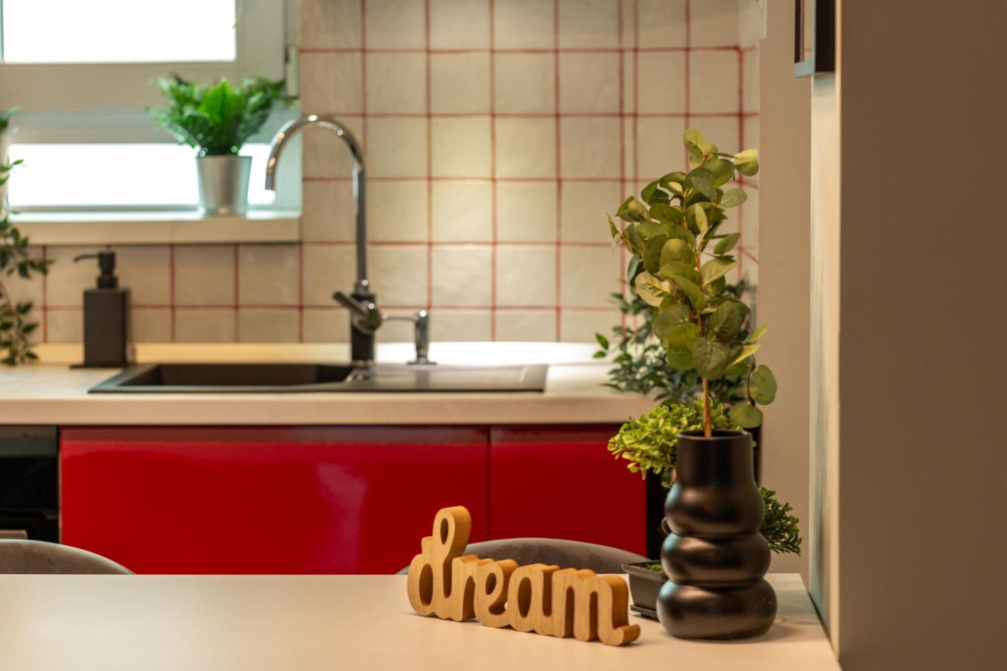 Modern 1Br Apt In The Old Town: The Perfect Choice Бухарест Екстер'єр фото