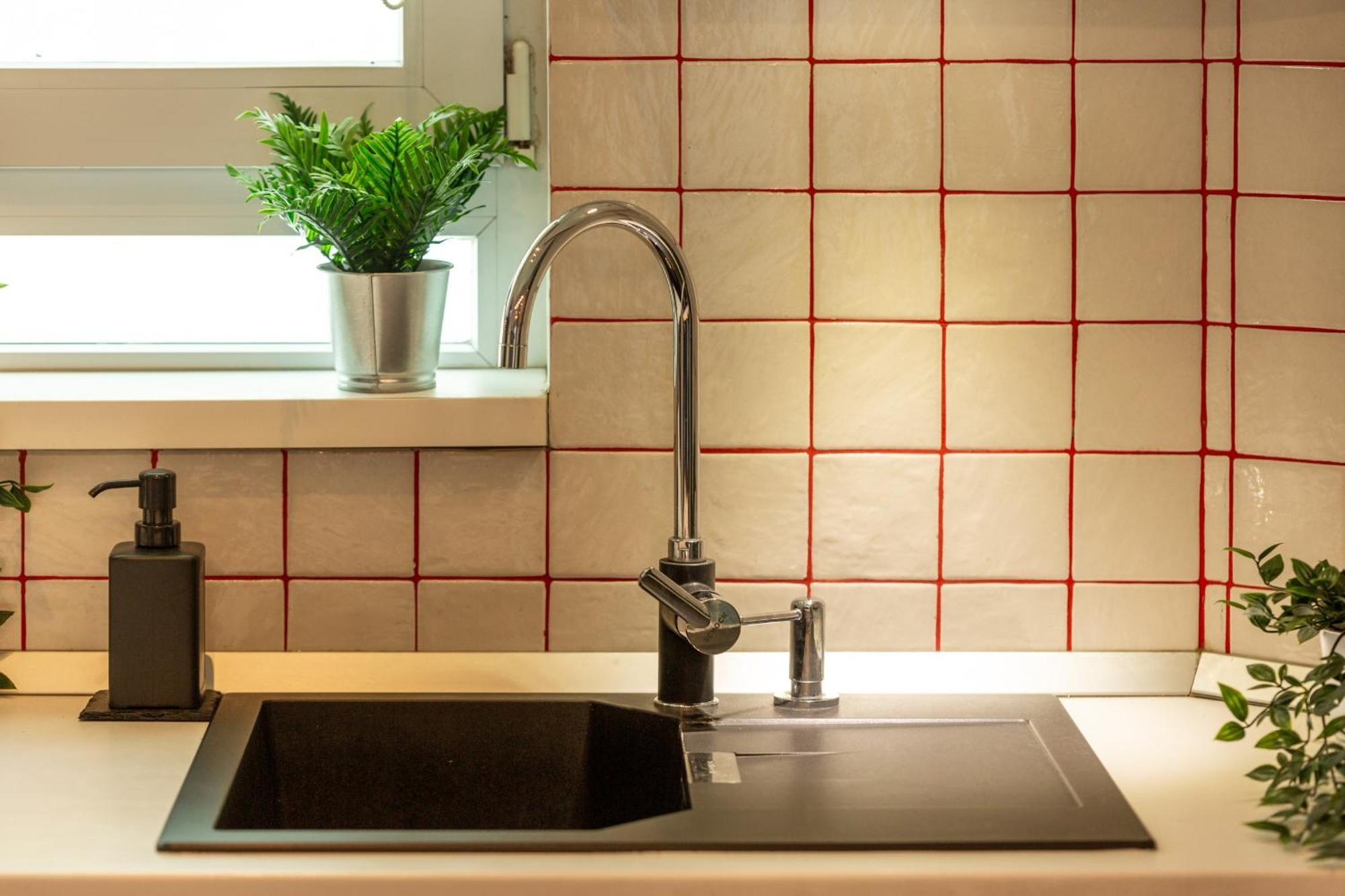 Modern 1Br Apt In The Old Town: The Perfect Choice Бухарест Екстер'єр фото