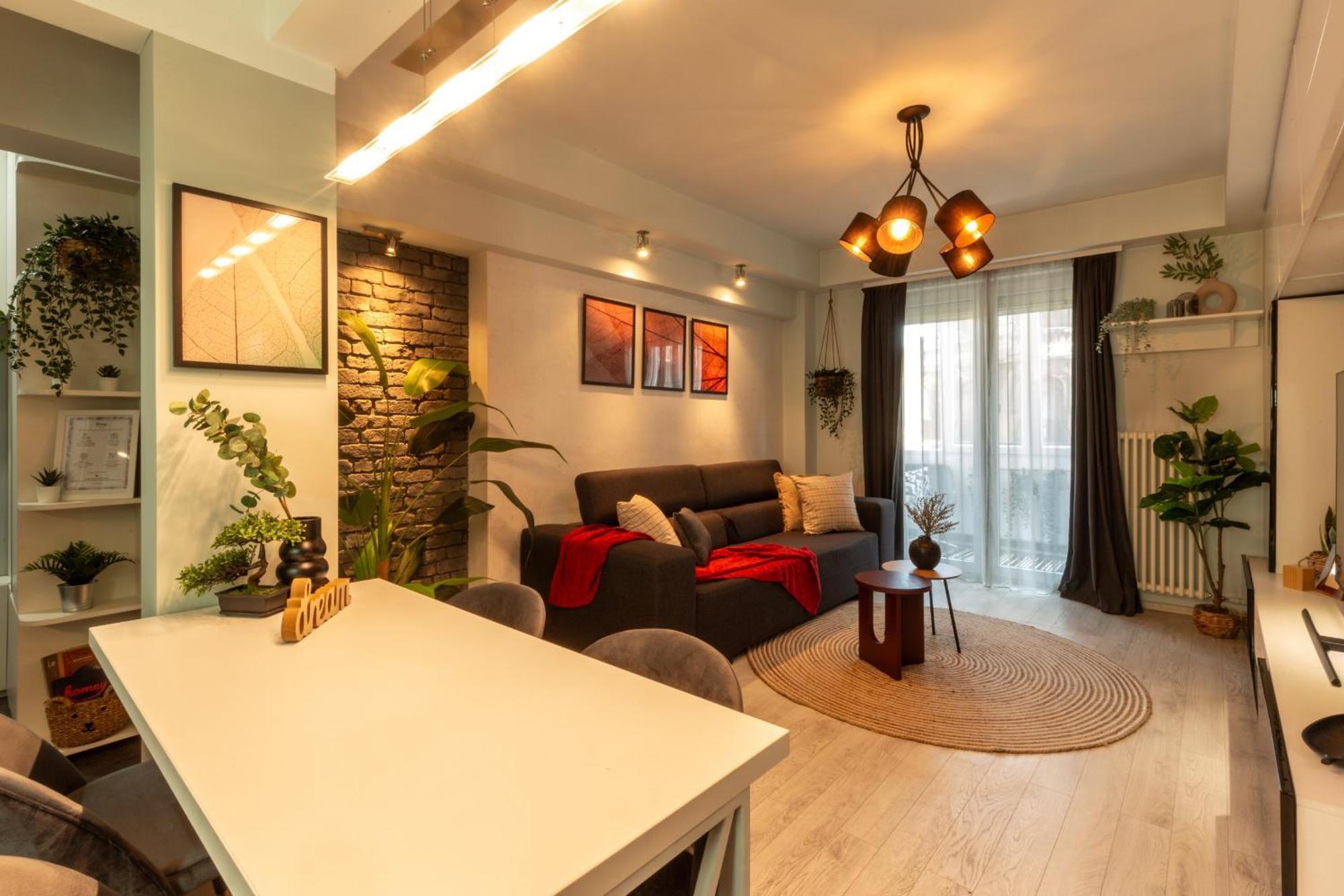 Modern 1Br Apt In The Old Town: The Perfect Choice Бухарест Екстер'єр фото